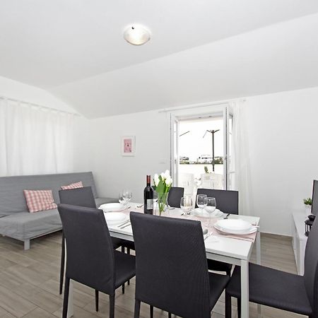 Apartments Frado Novalja Eksteriør billede