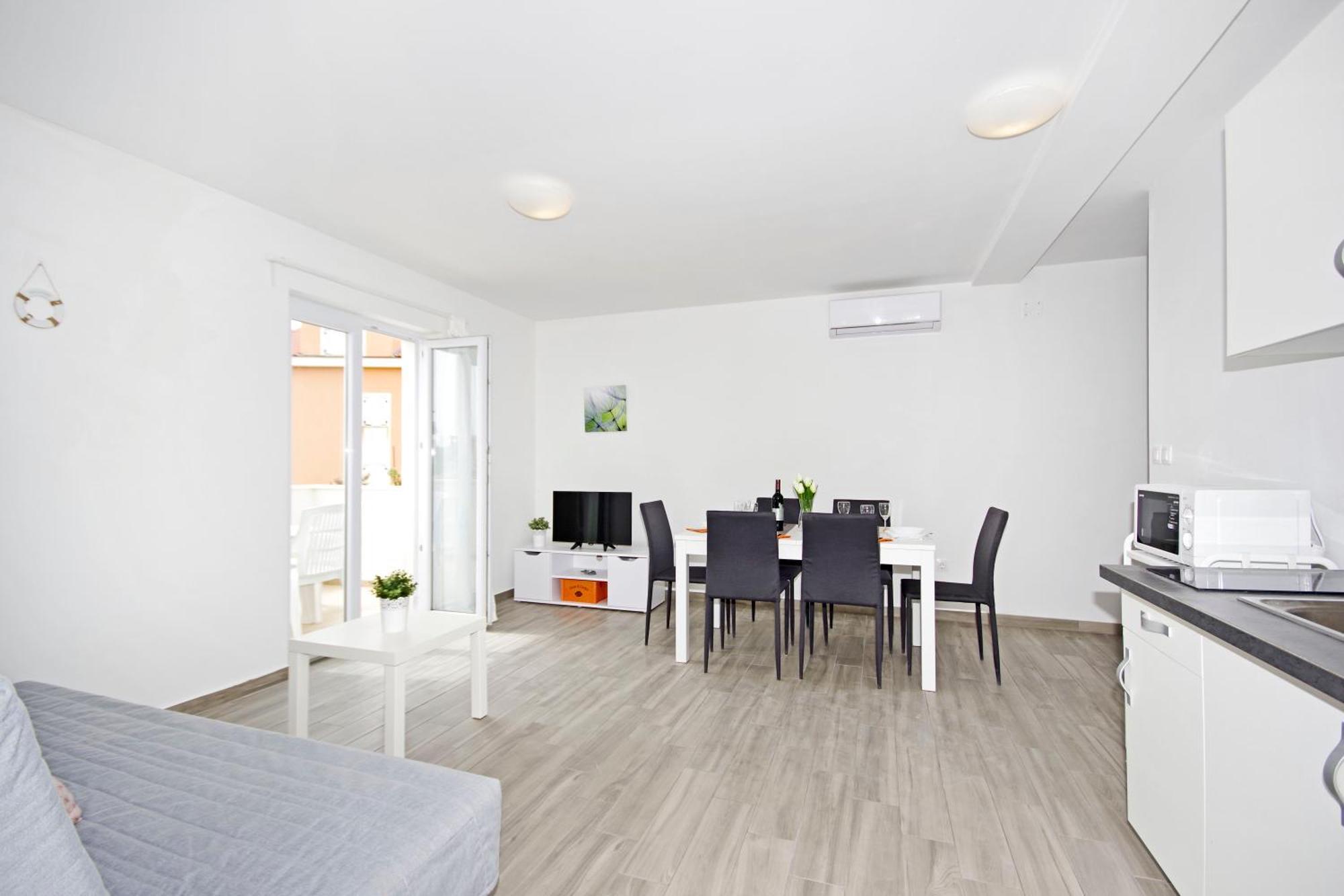 Apartments Frado Novalja Eksteriør billede