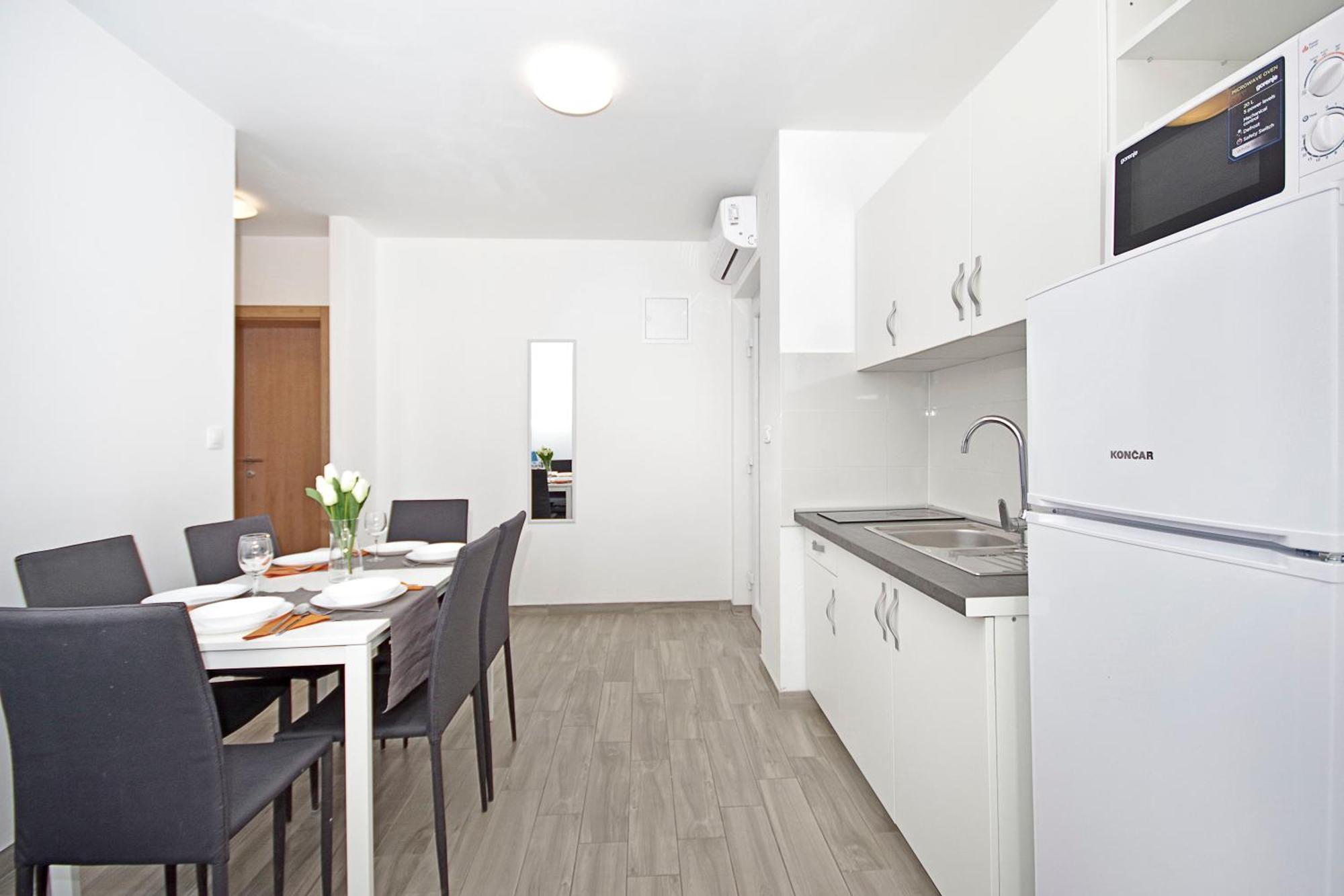 Apartments Frado Novalja Eksteriør billede